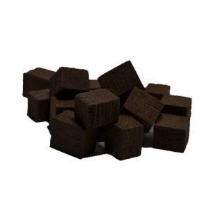 Щепа дубовая (кубики), сильный обжиг, 500 гр.